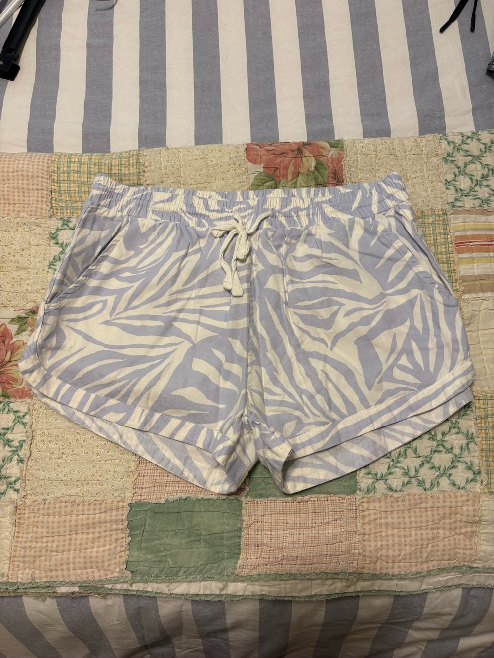 Billabong Light Blue & White Zebra-Print Athletic Shorts
